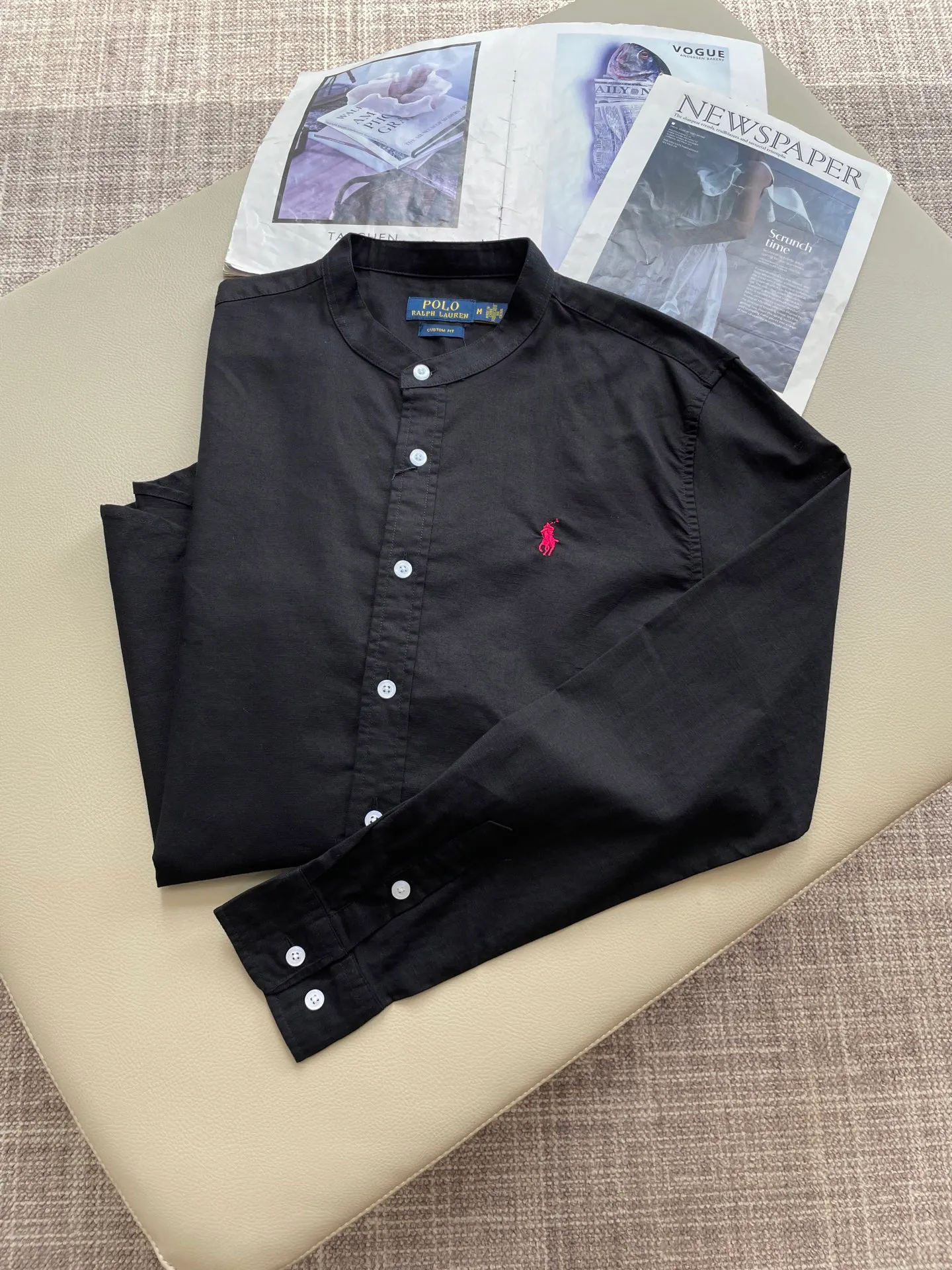 P220 🌸🌸🌸 POLO Ralph Lauren [High Quality] Classic shirt! The classic casual shirt made of pure cotton and linen has a unique design. It has a simple, clean and classic silhouette. It is a versatile style that can be switched at will. The fabric feels soft and delicate, highly breathable, and is close to the skin and comfortable to wear. It can be worn alone as an inner layer. Its versatile performance is beyond your imagination! The upper body of the ready-to-wear is simple and classic yet elegant! Size:M-XXL